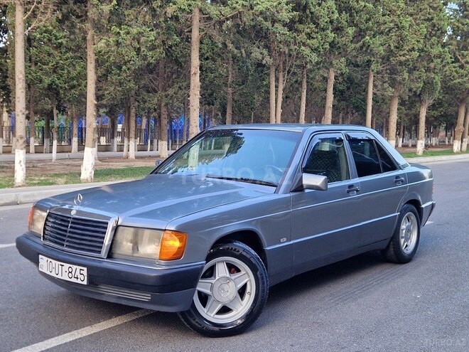 Mercedes 190