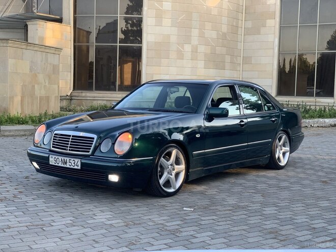 Mercedes E 230