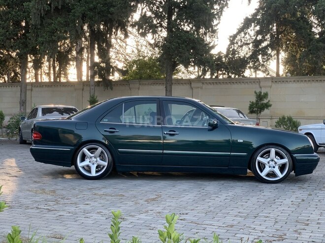 Mercedes E 230