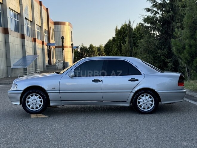 Mercedes C 180