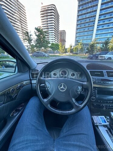 Mercedes E 320