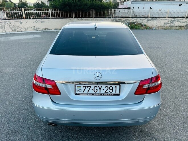 Mercedes E 200