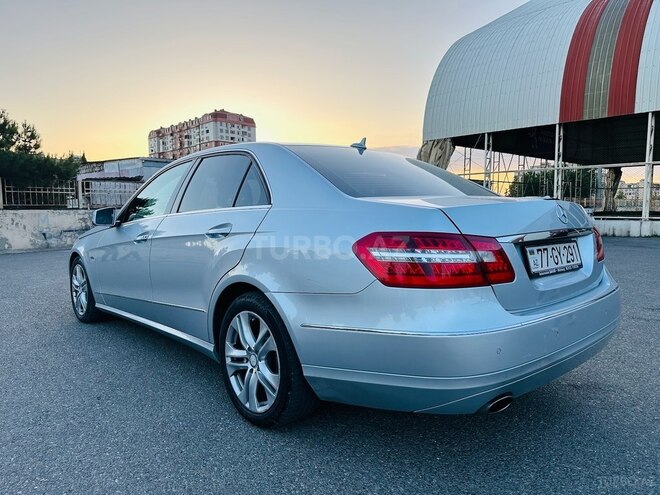 Mercedes E 200