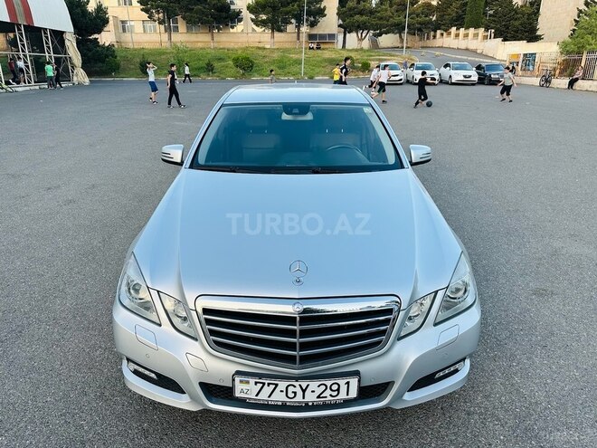 Mercedes E 200