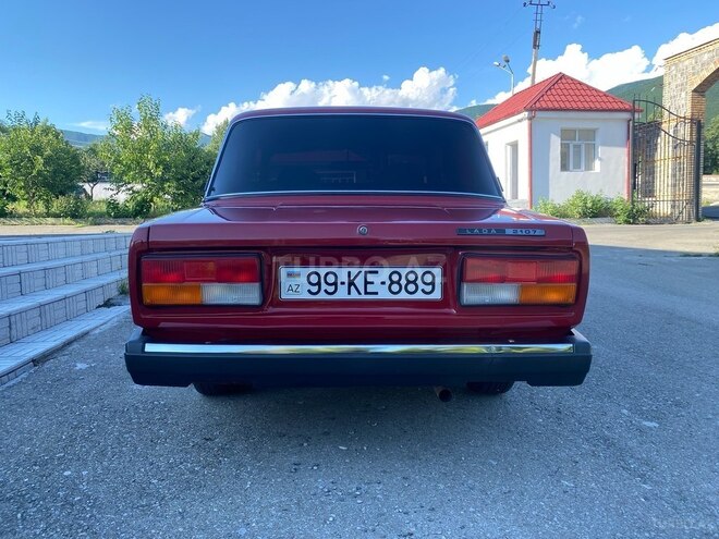 LADA (VAZ) 2107