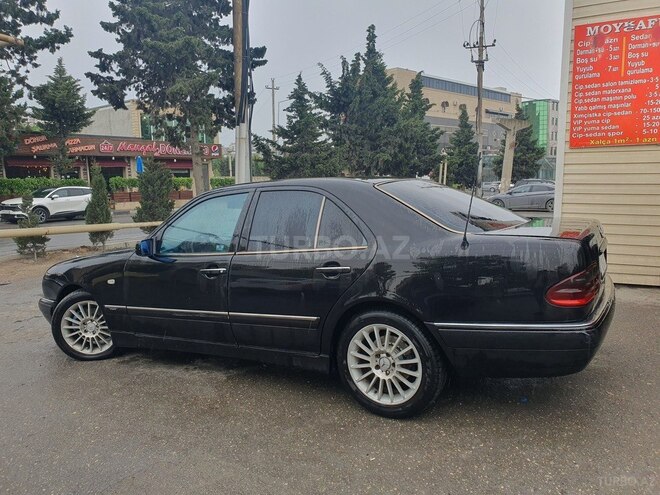 Mercedes E 300