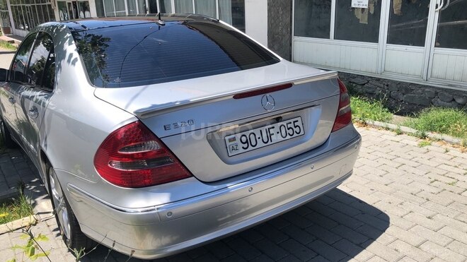 Mercedes E 320