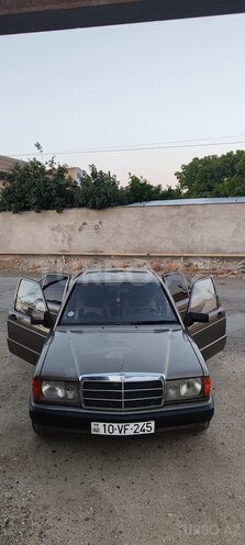 Mercedes 190