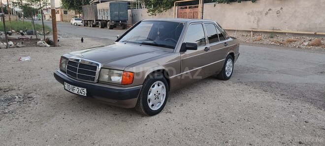 Mercedes 190