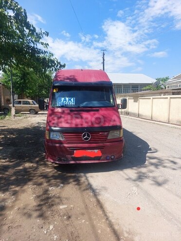 Mercedes Sprinter 208