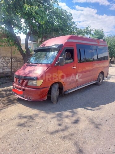 Mercedes Sprinter 208