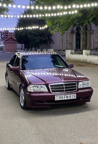 Mercedes C 180