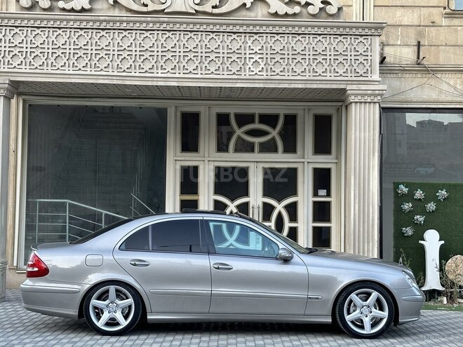 Mercedes E 240