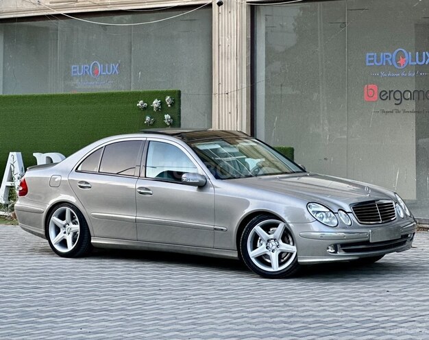 Mercedes E 240