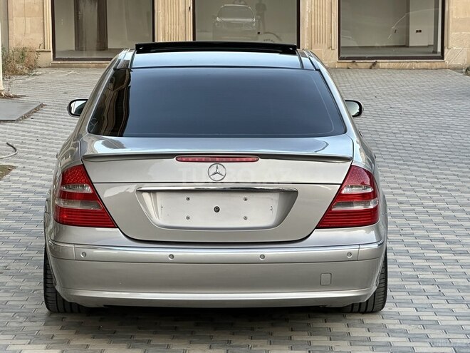 Mercedes E 240