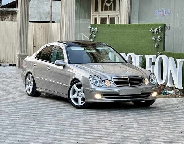 Mercedes E 200