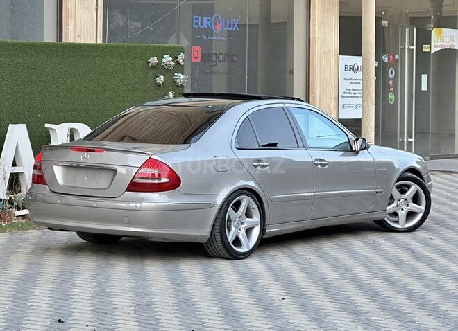 Mercedes E 200