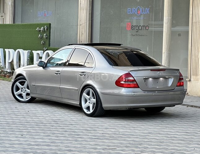 Mercedes E 200