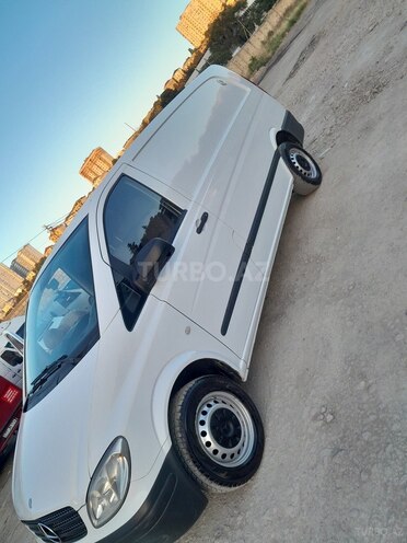 Mercedes Vito 111