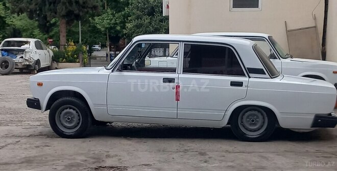 LADA (VAZ) 2107