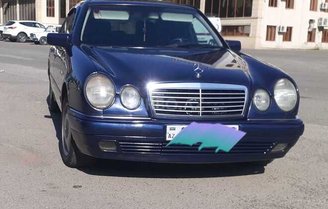 Mercedes E 240