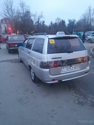 LADA (VAZ) 2111