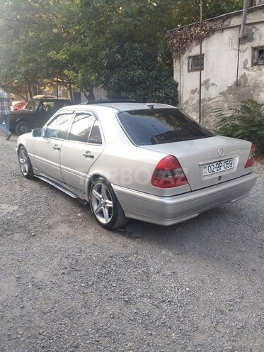 Mercedes C 200