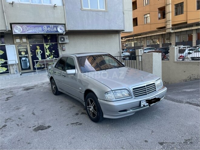 Mercedes C 180