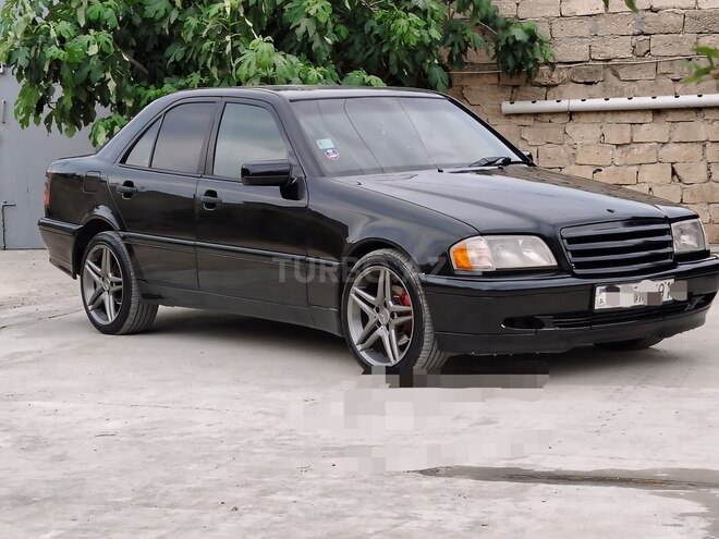 Mercedes C 200