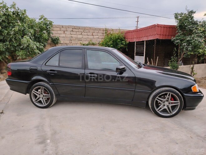 Mercedes C 200