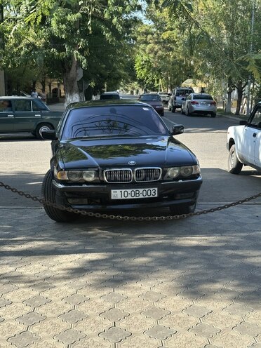 BMW 740