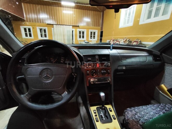 Mercedes C 200