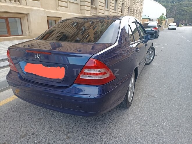 Mercedes C 240