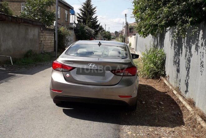 Hyundai Elantra 2015, 139,200 km - 1.8 l - Masallı