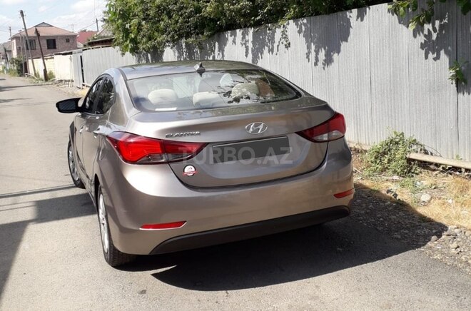 Hyundai Elantra 2015, 139,200 km - 1.8 l - Masallı