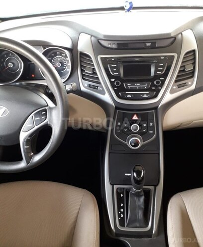 Hyundai Elantra 2015, 139,200 km - 1.8 l - Masallı
