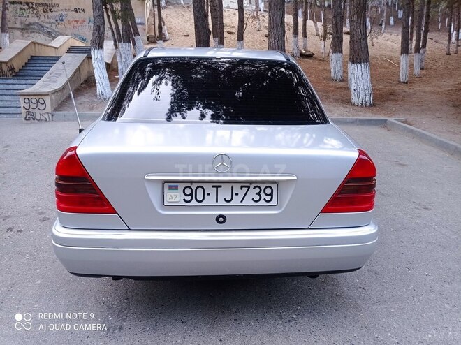 Mercedes C 200