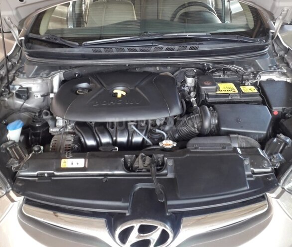 Hyundai Elantra 2015, 139,200 km - 1.8 l - Masallı