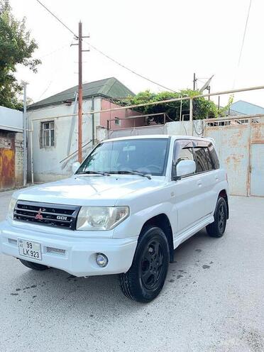 Mitsubishi Pajero io