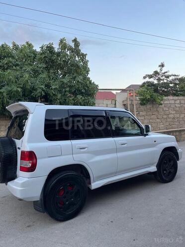 Mitsubishi Pajero io