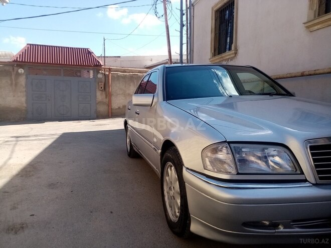 Mercedes C 180