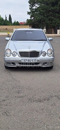 Mercedes E 240