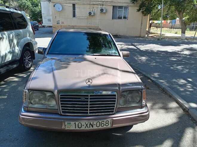 Mercedes E 200