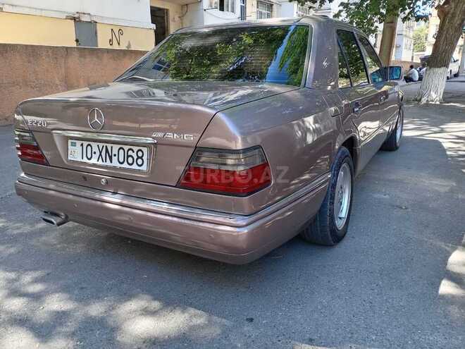 Mercedes E 200