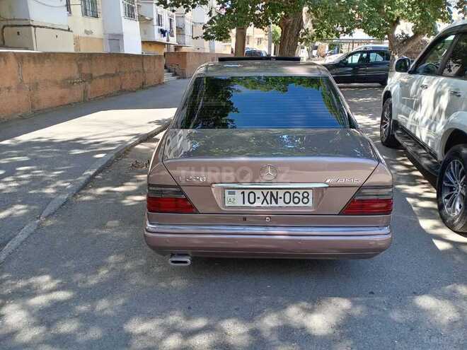 Mercedes E 200