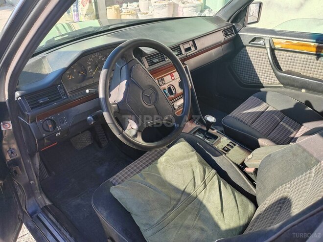 Mercedes E 220 1993, 370,000 km - 2.2 l - Bakı