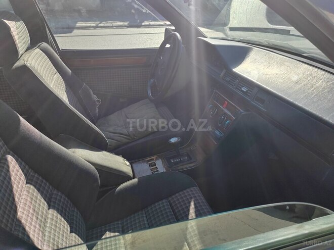 Mercedes E 220 1993, 370,000 km - 2.2 l - Bakı