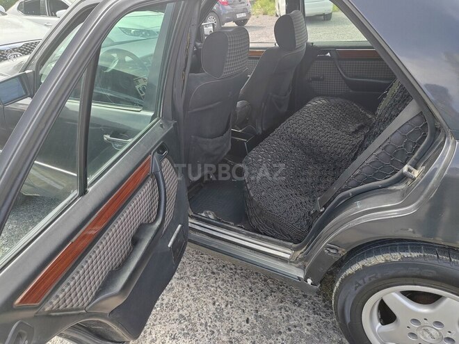 Mercedes E 220 1993, 370,000 km - 2.2 l - Bakı