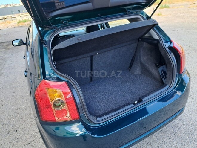 Toyota Corolla 2005, 235,000 km - 1.4 l - Bakı