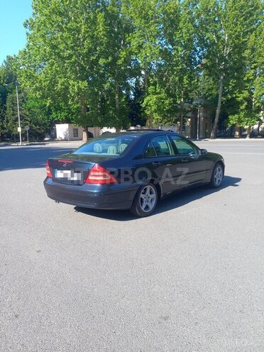 Mercedes C 200